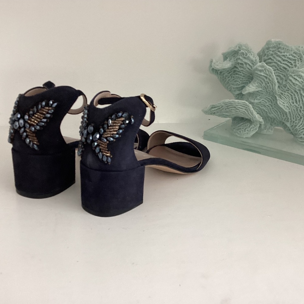 AGL CRYSTAL EMBELLISHMENTS T-STRAP SUEDE  NAVY SANDALS SHOES BEAUTIFUL 39  8.5